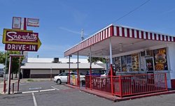 sno-white drive in