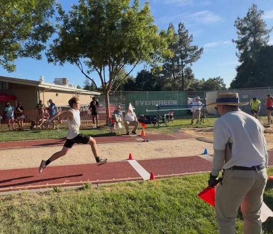 Gray posts pair of runner up finishes, hits personal bests at Golden West Invitational
