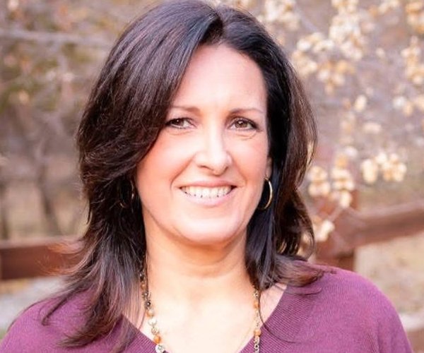 Angela Costa Simoes