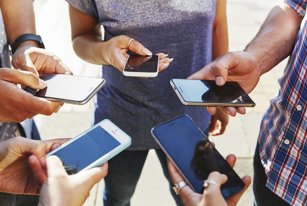 teens and cellphones