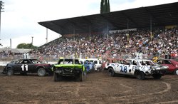 Derby action 715