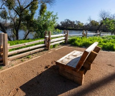 Dos rios bench