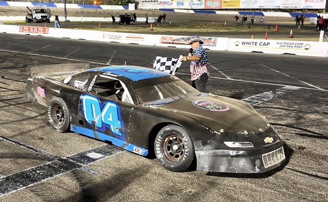 Devore holds on for 1st win of 2026 at 99 Speedway