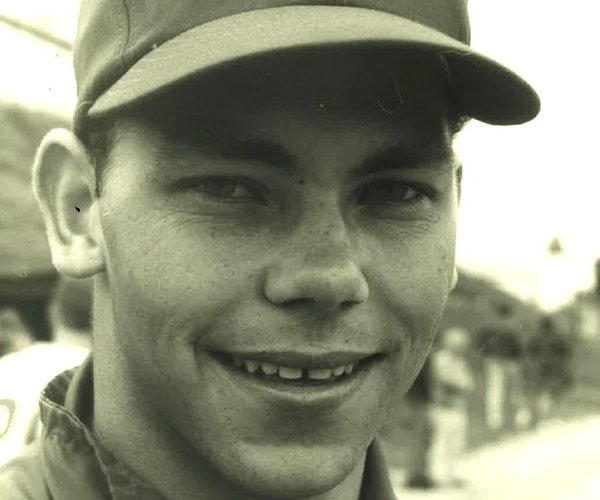 PAUL ZAKEL obit 01