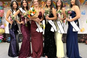 729 Miss pageant