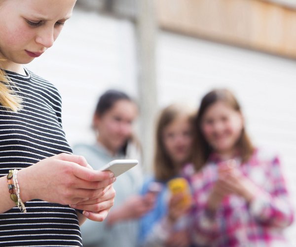 teens with cell phones