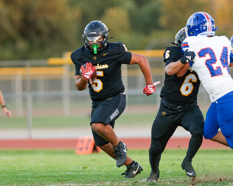 Hughson football 3