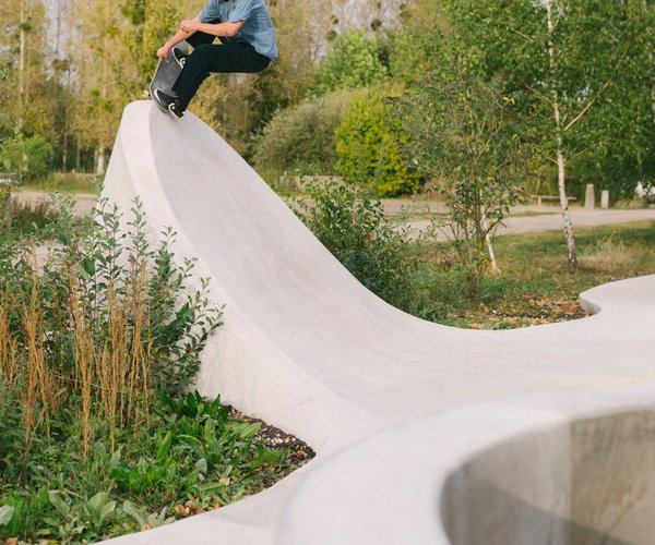 skate ramp