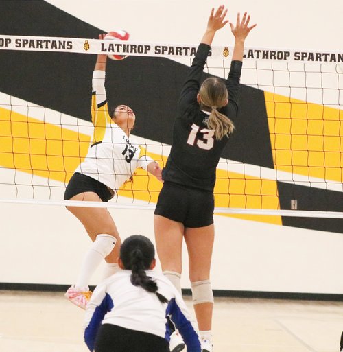 Beyer-Lathrop girls volleyball