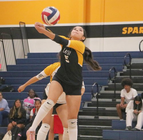 Beyer-Lathrop girls volleyball