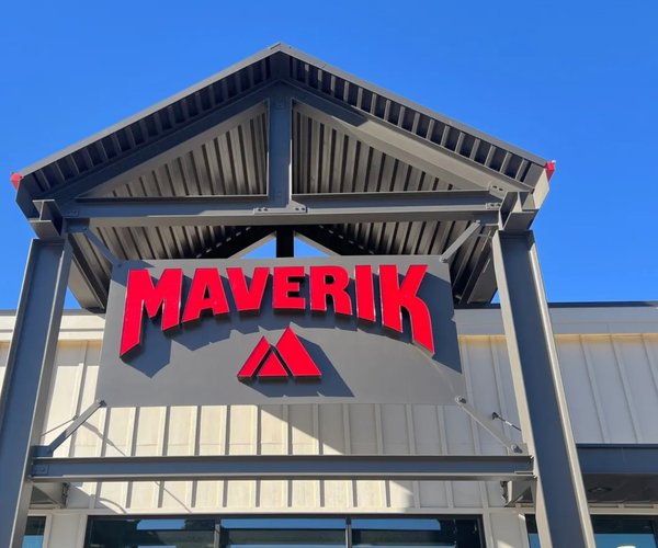 facade like this Maverik