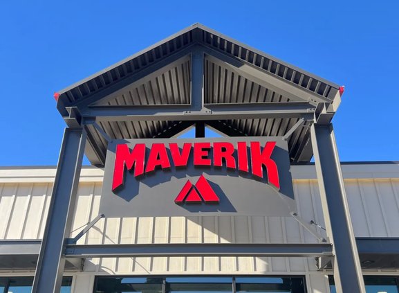 facade like this Maverik