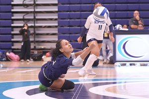 Holt Academy-River Islands girls volleyblal