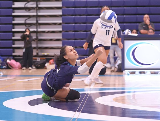 Holt Academy-River Islands girls volleyblal