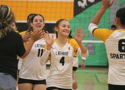Twelve Bridges-Lathrop girls volleyball