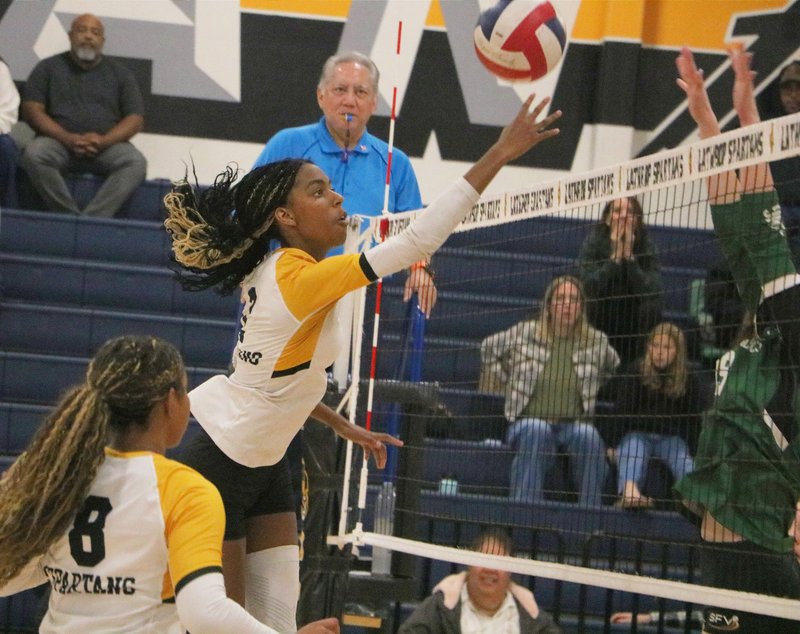 Twelve Bridges-Lathrop girls volleyball