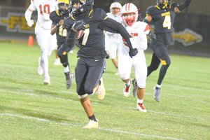 Ceres-Lathrop football